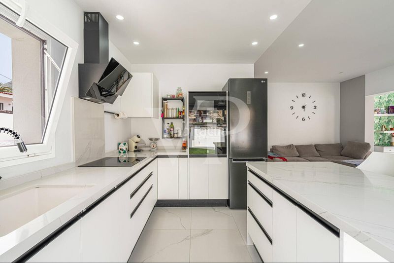 Foto 3aed93db-4756-4a01-bf3b-6c4944929838. Casa amb aparcament a San Eugenio Alto Adeje