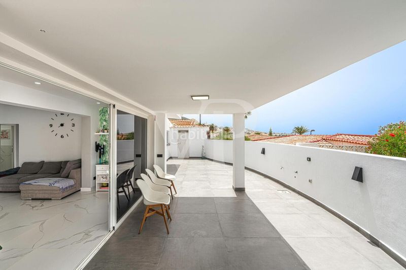 Foto b74177b5-df5b-4035-9618-3cf336e6289a. Casa amb aparcament a San Eugenio Alto Adeje