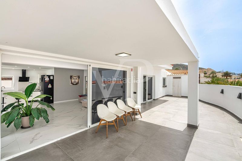 Foto b9dd9faf-3d3d-44e1-8a31-92a473a3374f. Casa amb aparcament a San Eugenio Alto Adeje