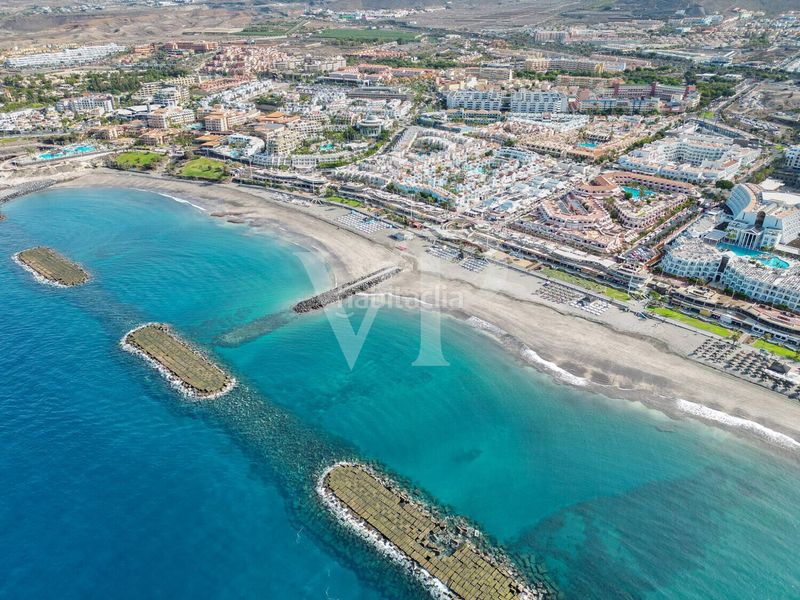 Foto bcc896aa-8ee8-45fd-b223-f8e90e6e71ca. Casa amb aparcament a San Eugenio Alto Adeje