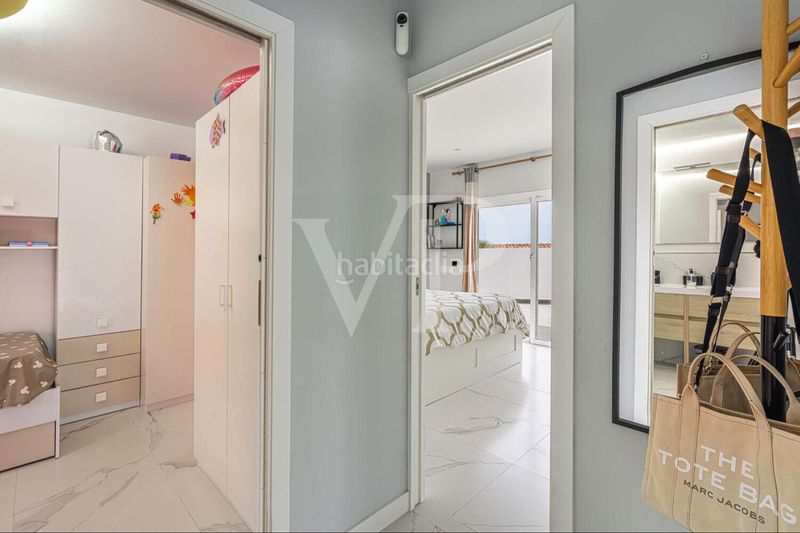 Foto cfb3a5c6-f1d0-4e9f-bf30-cf1ec4b29110. Casa amb aparcament a San Eugenio Alto Adeje