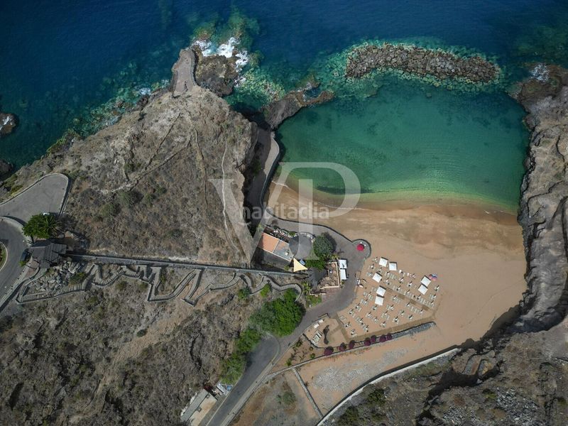 Foto 105fe40f-cd02-419c-8623-68301ba1cf9b. Casa amb aparcament a Guía de Isora interior Guía de Isora