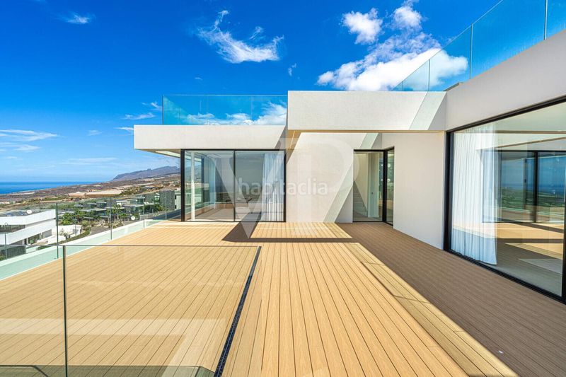 Foto f643605b-72ed-4016-ba7a-bd384fda07c2. Casa amb aparcament a Guía de Isora interior Guía de Isora