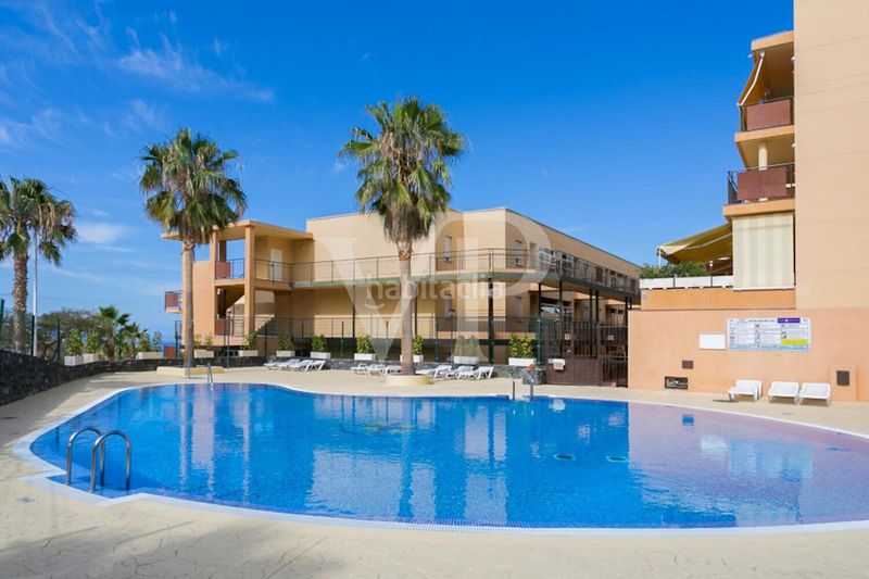 Foto f798e292-cb46-4f34-a865-ef92efbdd0a8. Planta baixa amb aparcament piscina a Casco Urbano Adeje