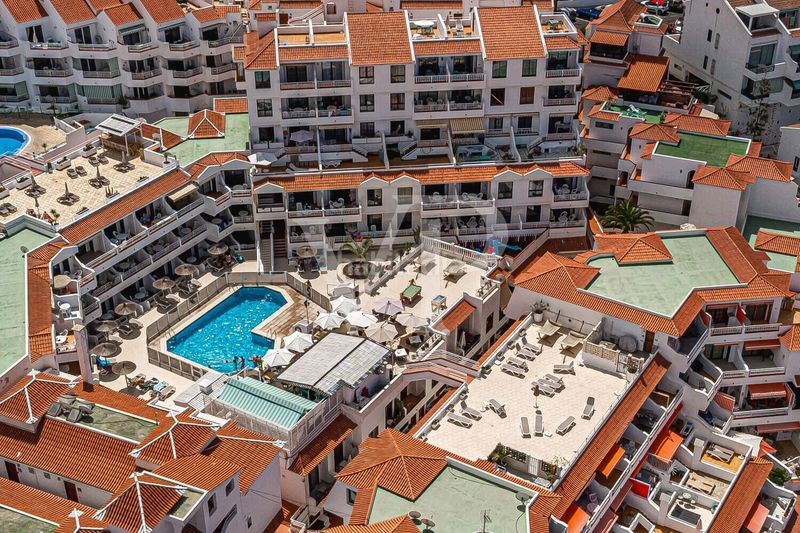 Foto 6bf0cb16-ca84-4739-b15c-7f45a2fdb28c. Planta baixa a Los Cristianos Arona