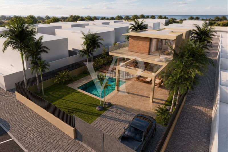 Foto b2644bdf-c23f-4c75-8e85-bf5b3434fd48. Casa amb aparcament a Palm - Mar Arona