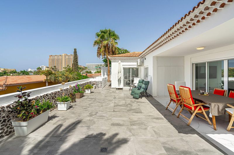 Foto f3684d7f-a4b9-43b1-aa64-e3096fe6f97a. Casa a Los Cristianos Arona