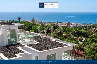 Casa a Casco Urbano. Villa de lujo con vistas al mar en costa adeje
