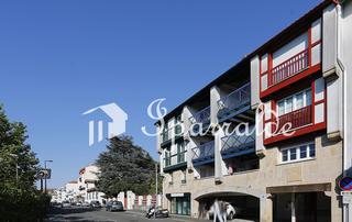 Pis a Hendaye. Piso de dos habitaciones con terraza, trastero y ascensor, excel