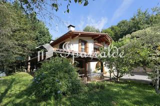 Casa  Irun - barrio ventas. Precioso caserío moderno del año con 2005
