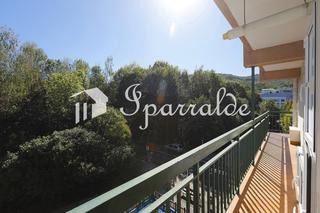 Pis  Irun - urjauzi kalea. Vivienda despejada, de 3 habitaciones, con balcn en behobia