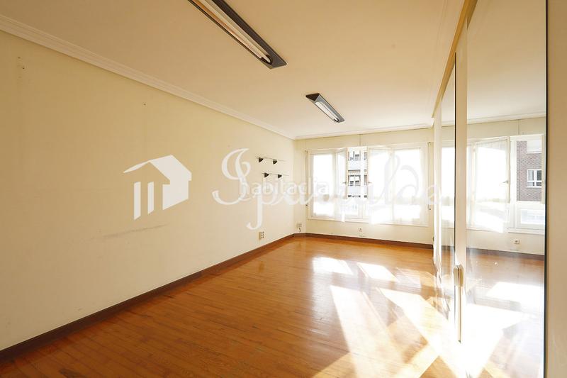 Foto 8b6741cd-5f2e-4c4d-9aa2-f7c271e26af5. Pis a Palmera - Dumboa - Arbes Irun