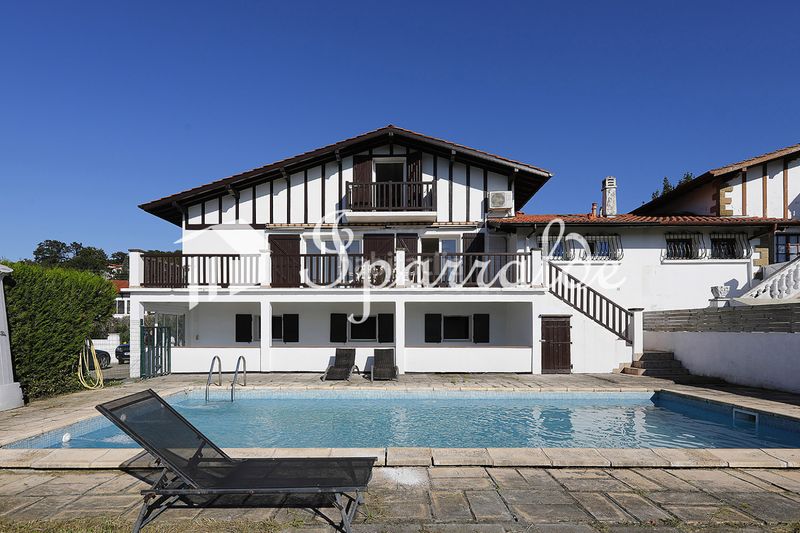 Foto 3a986ee5-c643-4a3e-8a73-8cfd891bee2b. Casa amb calefacció aparcament piscina a Hendaye