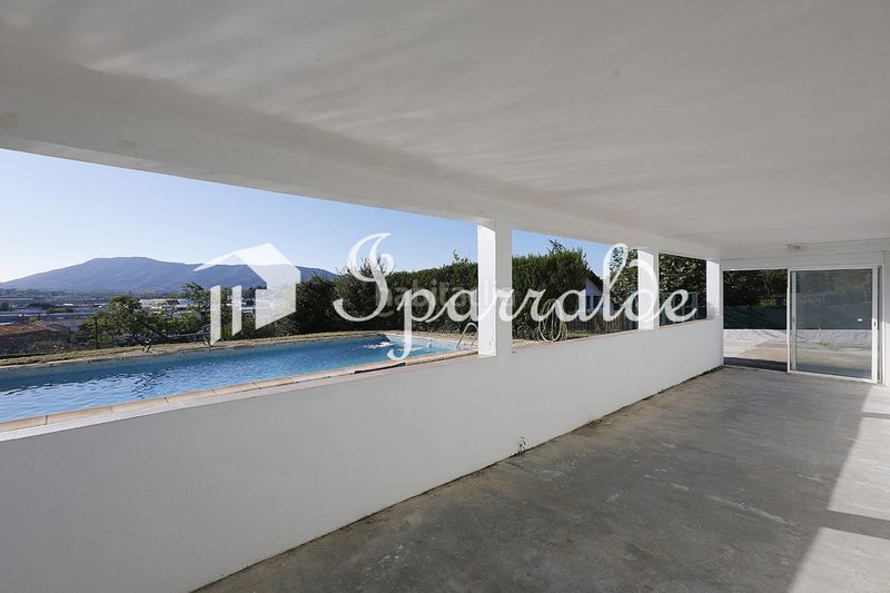 Foto 5d27e3cf-25ea-40e1-9176-0101b4772bd7. Casa amb calefacció aparcament piscina a Hendaye