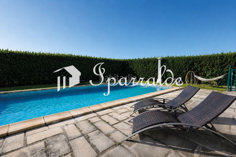 Foto b8f84789-3bc4-41b0-8ebb-c7af7d820d63. Casa amb calefacció aparcament piscina a Hendaye