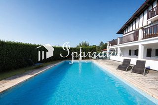 Casa en Hendaye. En la frontera entre hendaya y urrugne, en un entorno privilegia