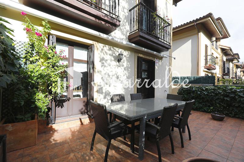 Foto 6a674889-1c4a-418d-bc2f-594d3a51b967. Casa aparellada amb calefacció aparcament a Lapice - Larreaundi - Olaberria - Meaka Irun