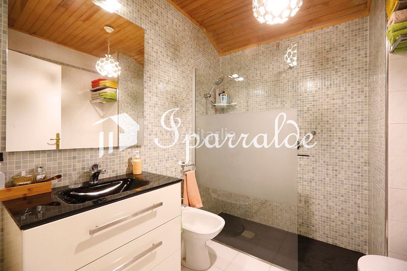 Foto 034eaba6-1808-4ac9-b369-5fc04fc06aa1. Casa amb aparcament piscina a Hendaye