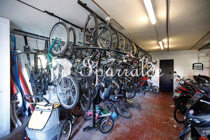 Foto 52e49e6d-658f-41ae-936b-7eccc2b5bb3a. Casa amb aparcament piscina a Hendaye