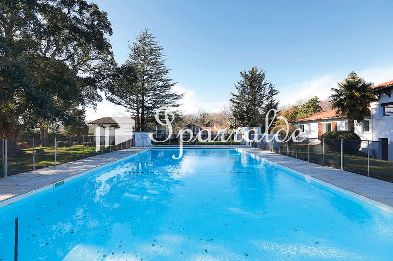 Foto 56d9c3fd-1bad-44e7-a0db-1056f9ba01f6. Casa amb aparcament piscina a Hendaye