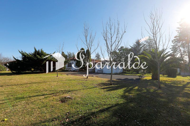 Foto 71885dbf-e172-4ff5-b5d5-498ebe4e99e2. Casa amb aparcament piscina a Hendaye