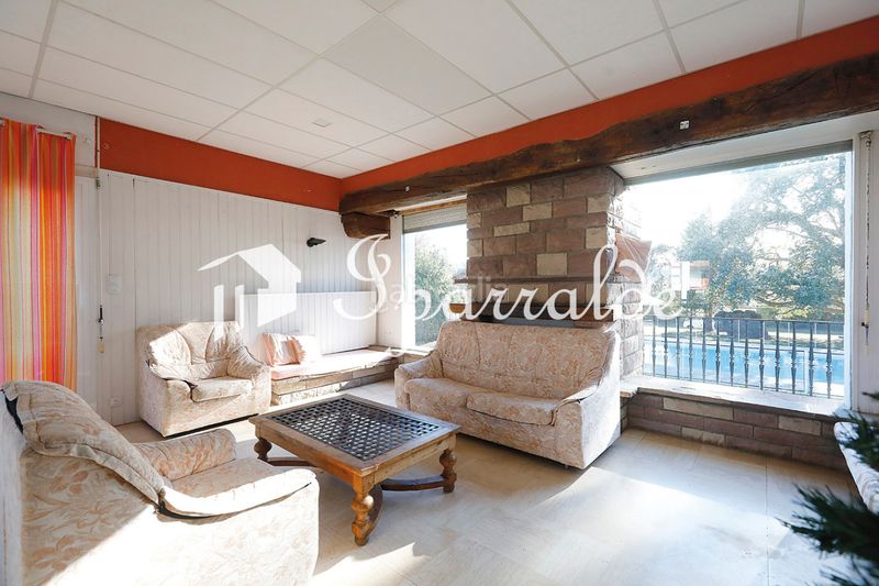 Foto 76387a5b-d640-44da-93fa-b683034f2595. Casa amb aparcament piscina a Hendaye