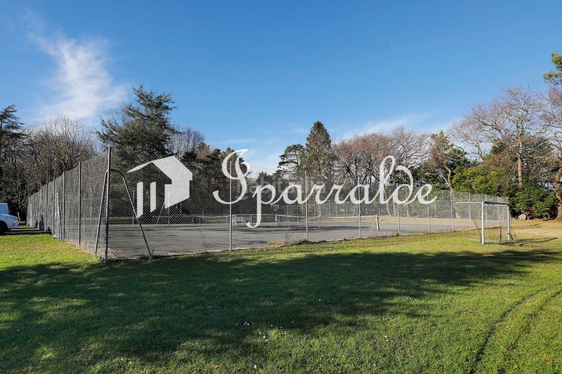 Foto b6fa7944-840a-4977-86ba-b6a6d634a0d1. Casa amb aparcament piscina a Hendaye