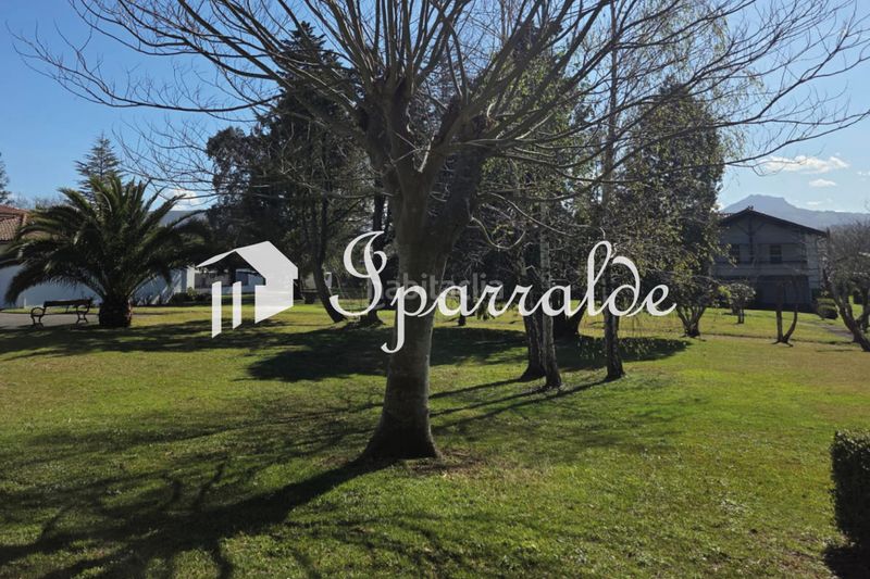 Foto c09214cd-00cd-4f0c-b450-195cd35be906. Casa amb aparcament piscina a Hendaye