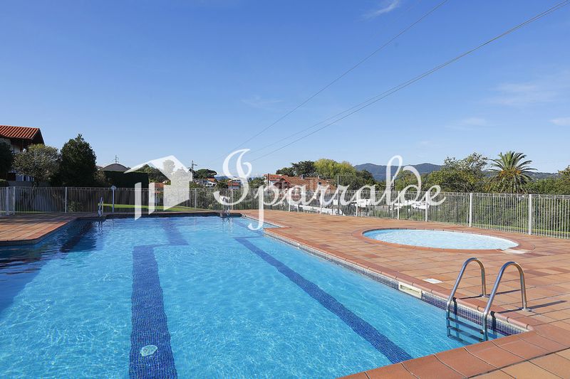 Foto c0068ab5-7c5b-4bb8-a868-ee434de660a3. Pis amb calefacció aparcament piscina a Hendaye