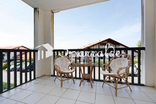 Pis en Hendaye. Exclusiva  en una urbanizaci�n muy demandada con piscina, zonas