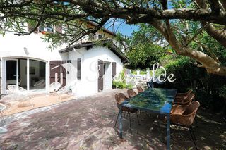 Pis en Hendaye. Exclusiva  precioso piso en villa de dos dormitorios con terraz�