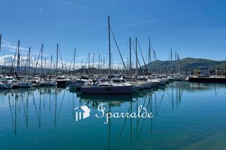 Pis en Hendaye. Vivienda de alto standing, frente al puerto deportivo y junto a