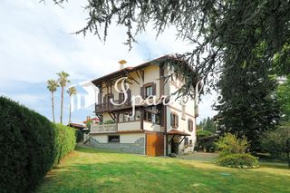 Casa  Irun - reina fabiola. Gran villa de 4 plantas con jardín en anaka