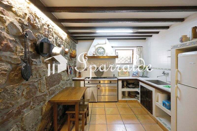 Foto bbfd2d3a-0b03-4fea-8d19-6cf374f19e88. Casa amb calefacció aparcament a Pinar - Anaka - Belaskoenea Irun