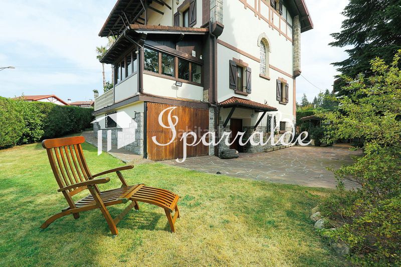 Foto c8e0d443-c5f9-431b-9cb2-676e46e1f107. Casa amb calefacció aparcament a Pinar - Anaka - Belaskoenea Irun
