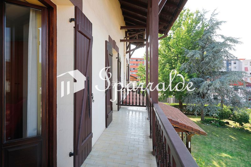 Foto d188f163-d9ad-4cbc-b22b-0cdaaaa65097. Casa amb calefacció aparcament a Pinar - Anaka - Belaskoenea Irun
