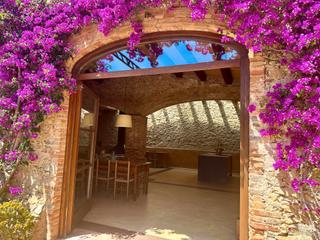 Lloguer Masia a Carrer de tarragona 177. Encantadora masía en masos de pals – ideal para vacaciones y tra