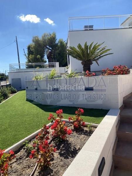 Foto a0ba28d1-ce4e-418b-a8ae-6e0b12421d9f. Xalet amb calefacció aparcament piscina a Cambrils port Cambrils
