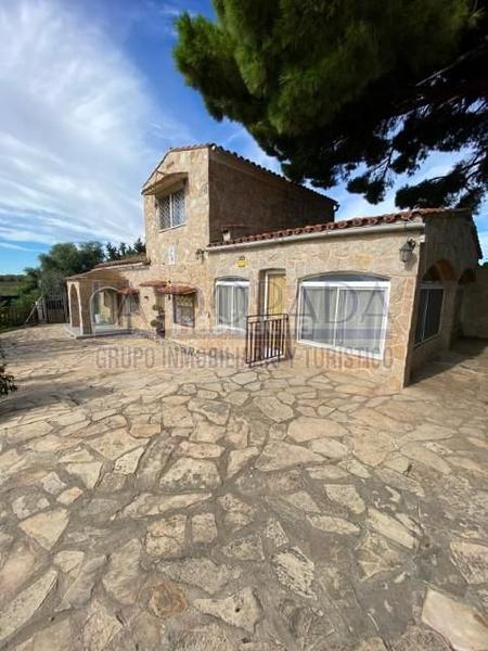 Foto 25d51bd5-d7c1-40cb-af83-44d87e8d4b32. Edificio in Selva del Camp (La)