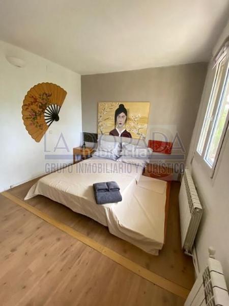 Foto 9ce181f2-ec2f-4ec4-b4cc-084db86df3fb. Edificio in Selva del Camp (La)