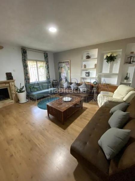 Foto e552b0d5-1a0a-40a7-a4a1-ce3b45a0fbc5. Edificio in Selva del Camp (La)