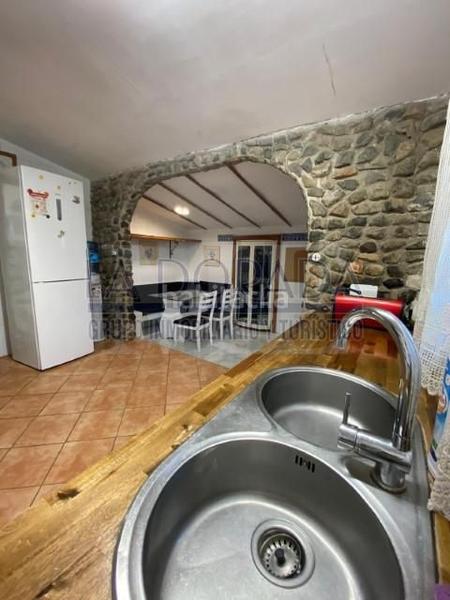 Foto f62fd5d8-ff17-4ce6-8bee-d5ac53852d05. Edificio in Selva del Camp (La)