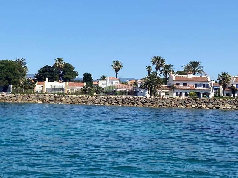 Foto a9dd8890-6da9-4309-a56f-f7d83ce106e0. Chalet casa independiente en primera línea de mar con vistas panorámicas en Mont-roig del Camp