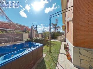 Chalet in Mas de Clariana. Chalet individual en vilafortuny