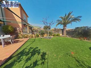 Casa adossada a Platja de Mont-roig. Casa adosada en la urbanización sole mio -miami playa