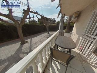 Ground floor in Cambrils Mediterrani. Planta baja en venta con licencia turística