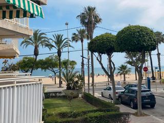 Apartment  Avinguda de la diputaci. vive frente al mar! piso reformado con vistas espectaculares al