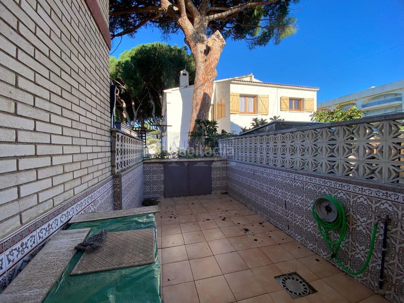 Foto e7671e58-fbf5-4848-8b4e-d3082ae2665a. Planta baixa amb calefacció aparcament a Cambrils mediterrani Cambrils