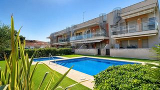 Etagenwohnung in Centre. Piso a 400 metros de playa cristal