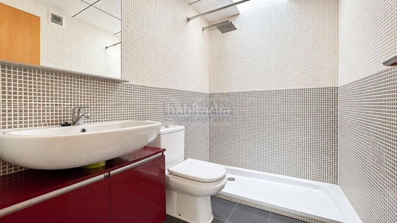 Foto f8a99c7c-1804-4219-99c3-47c1e8024324. Pis amb aparcament piscina a Centre Miami Platja